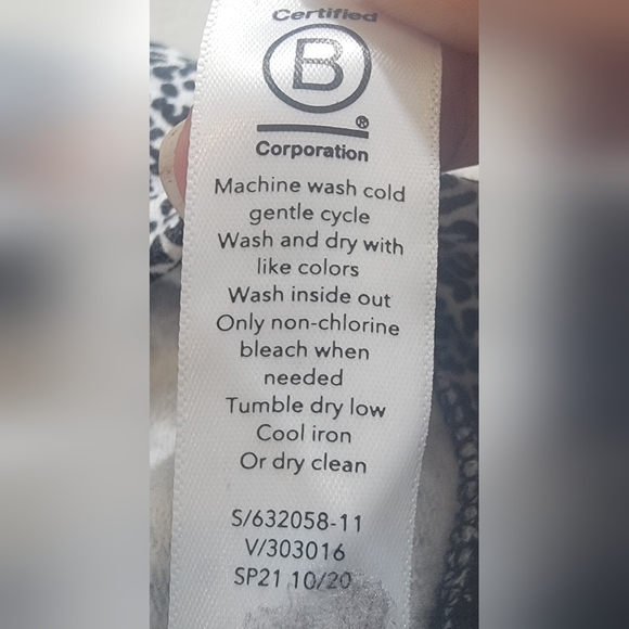 Athleta Studio to Street micro Cheetah animal print sweater size Medium - Picture 8 of 13